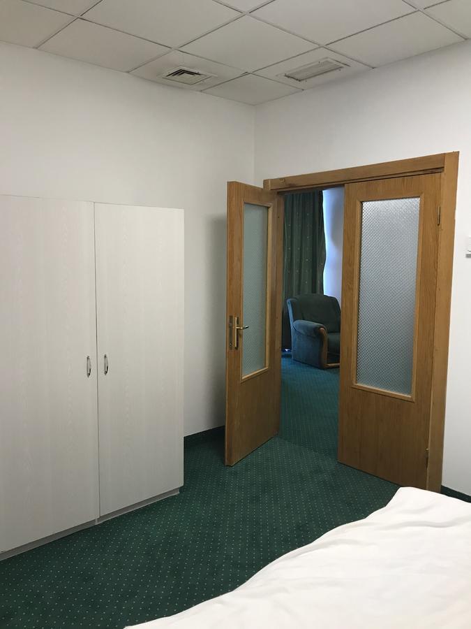 Apartament In Regim Hotelier Bákó Kültér fotó
