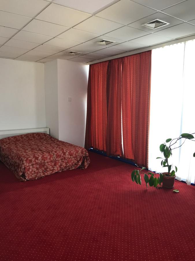 Apartament In Regim Hotelier Bákó Kültér fotó