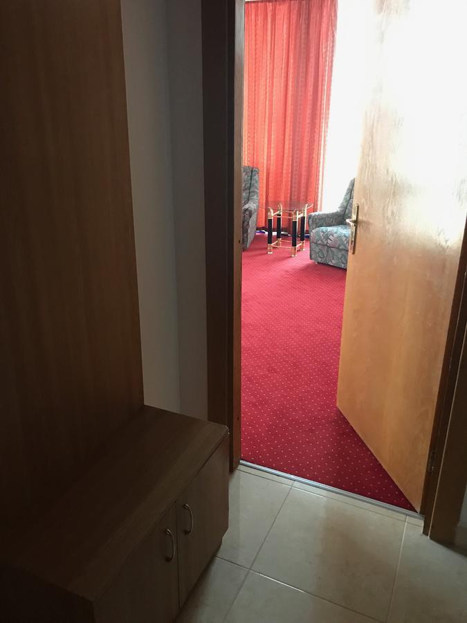Apartament In Regim Hotelier Bákó Kültér fotó