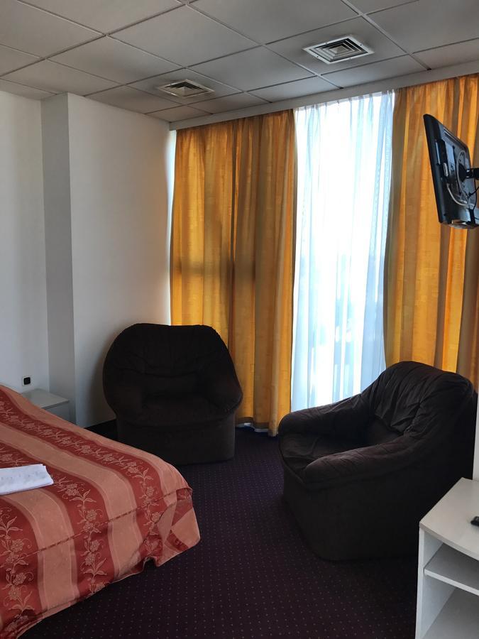 Apartament In Regim Hotelier Bákó Kültér fotó
